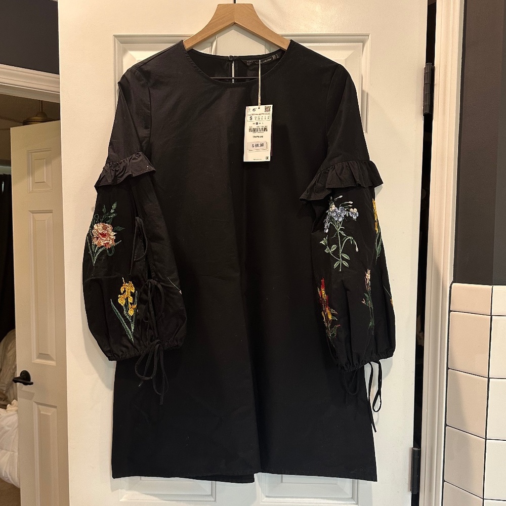 Zara Embroidered Puff Sleeve Dress - S